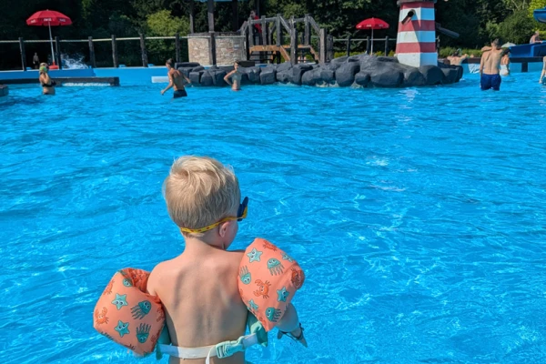 zwembad-meerssen-bij-camping-geuldal-kinderpret