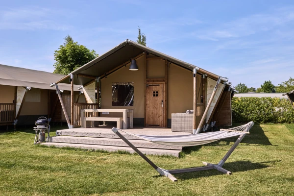 Vakantiepark-ackersate-Nomad-zijaanzicht