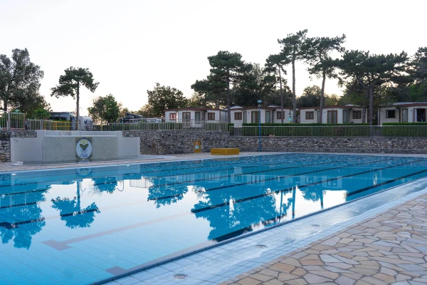 Camping Village Mare Pineta-zwembadbuiten