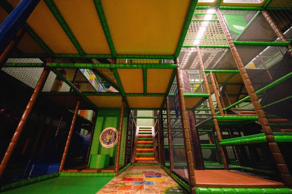 de-schatberg-binnenspeeltuin