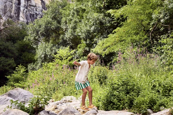 glamping-frankrijk-ardeche-kind-natuur-beek