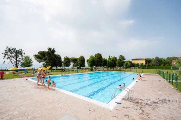 del-garda-zwembad-overzicht