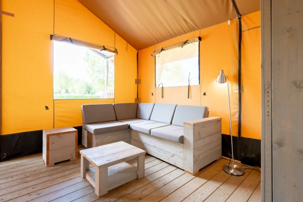 5. Nomad - hoekbank closeup