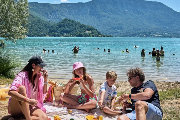 Glamping aan een meer: wakker worden met uitzicht op het water