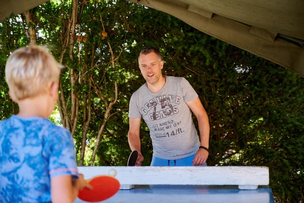 camping-au-clos-de-la-chaume-ping-pong