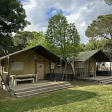 Villatent Nomad Safaritenten Op Camping Village Punta Navaccia